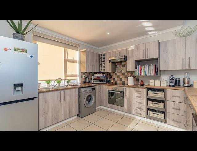 3 BEDROOM TOWNHOUSE FOR SALE IN PINNACLE POINT GOLF ESTATE